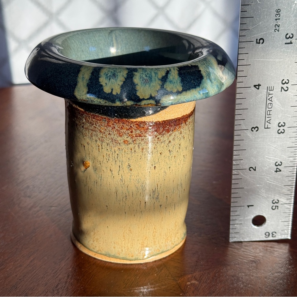 Pottery Vase - Picture 9 of 10